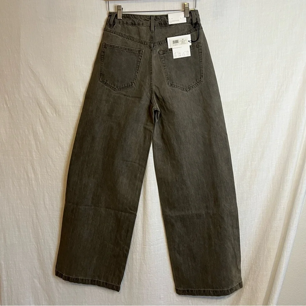 NWT WeWoreWhat High Rise Pleated Wide Leg Slouchy Pants in Stone Wash SZ…